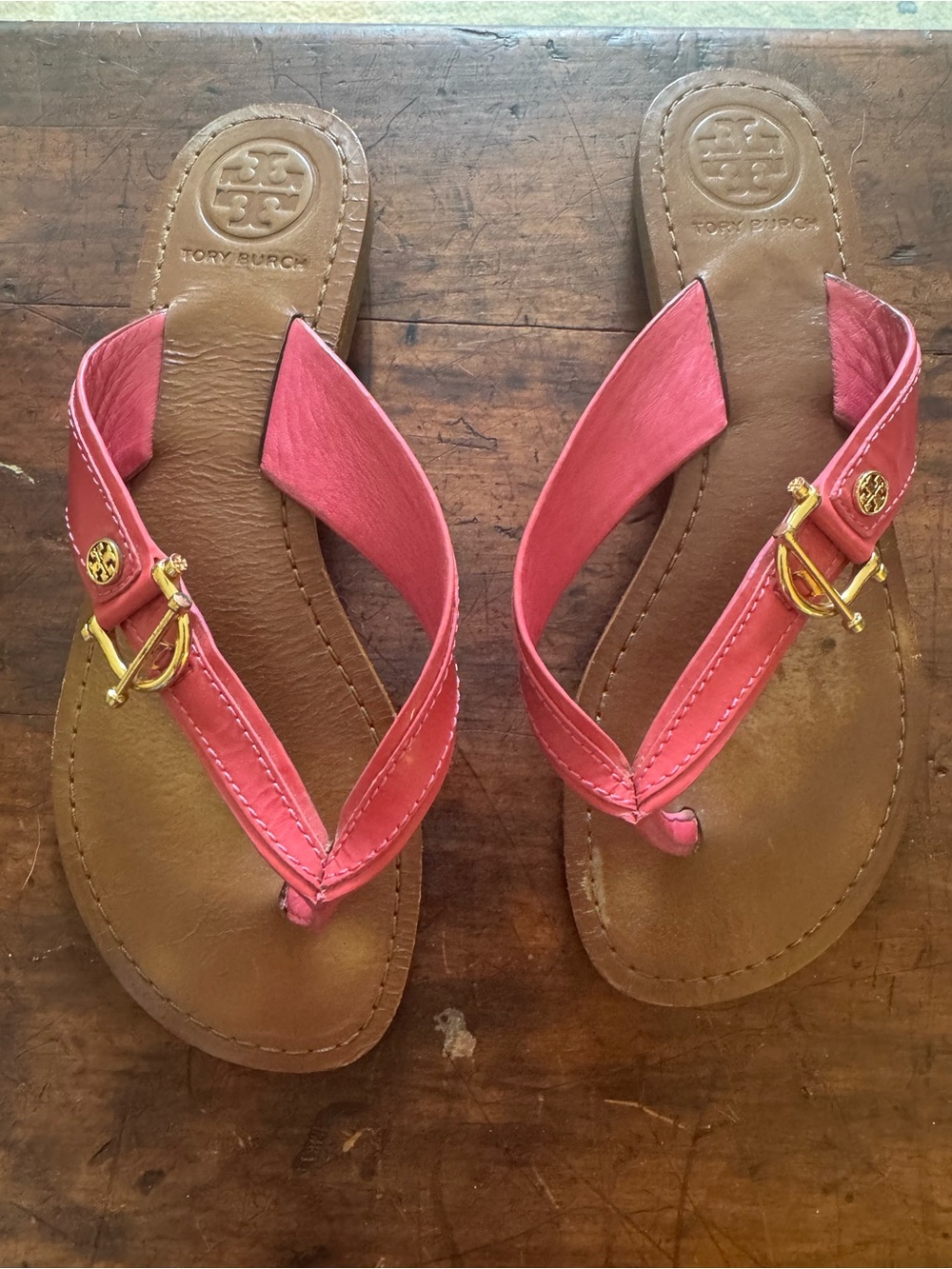 Tory Burch Pink Leather Thong Sandals with Gold Logo Hardware